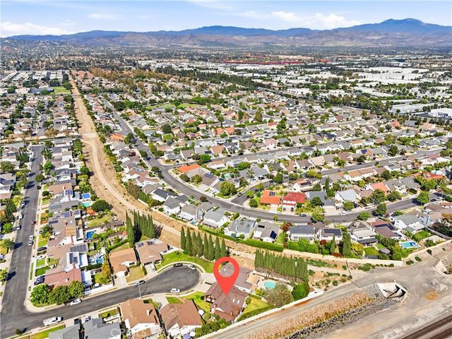 2142 Fallen Leaf, Tustin, CA 92780