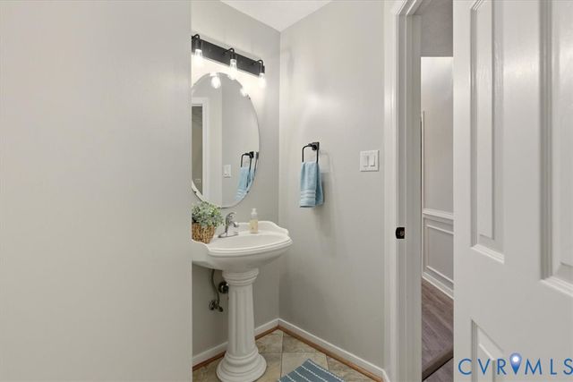 5300 Nairn Ln, Chester, VA 23831