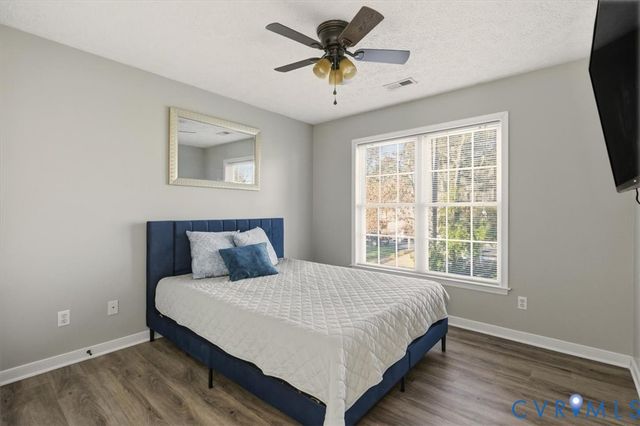 5300 Nairn Ln, Chester, VA 23831