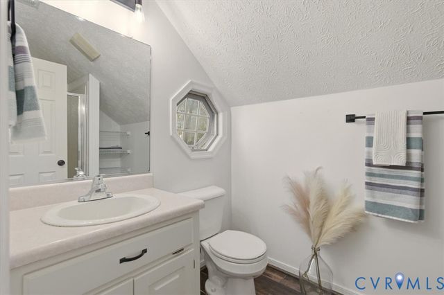 5300 Nairn Ln, Chester, VA 23831