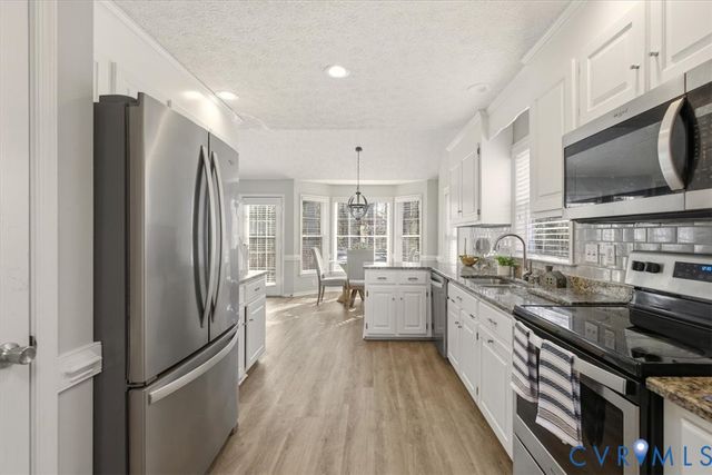 5300 Nairn Ln, Chester, VA 23831