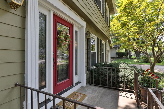 2926 S Versailles Avenue, Springfield, MO 65804