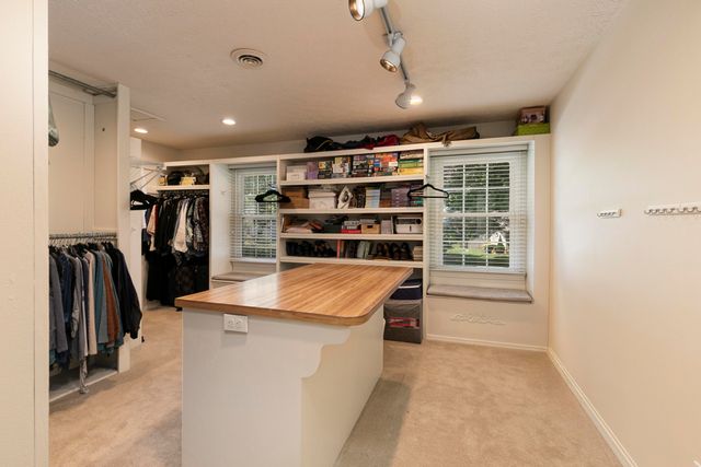 2926 S Versailles Avenue, Springfield, MO 65804