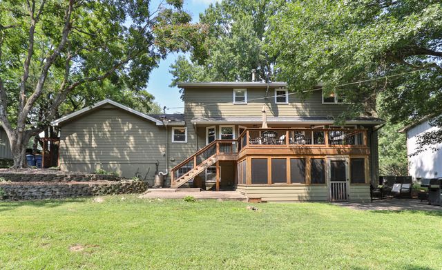 2926 S Versailles Avenue, Springfield, MO 65804