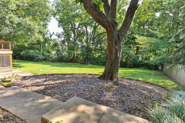 2926 S Versailles Avenue, Springfield, MO 65804