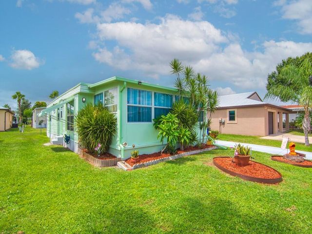 9 SE Kassaba Lane, Port St Lucie, FL 34952
