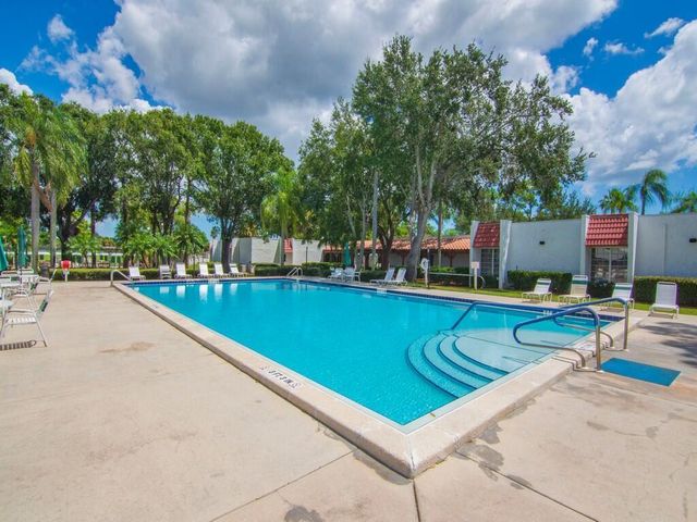 9 SE Kassaba Lane, Port St Lucie, FL 34952