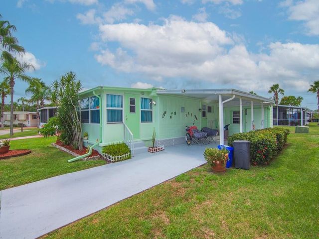 9 SE Kassaba Lane, Port St Lucie, FL 34952