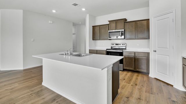 3306 Charleston Drive, Ennis, TX 75119