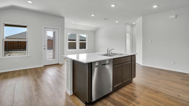 3306 Charleston Drive, Ennis, TX 75119