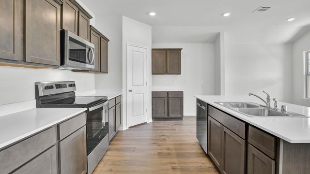 3306 Charleston Drive, Ennis, TX 75119