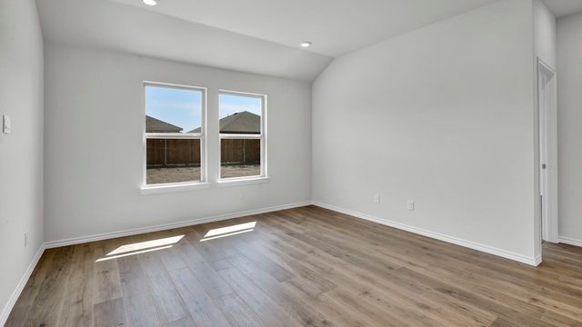 3306 Charleston Drive, Ennis, TX 75119