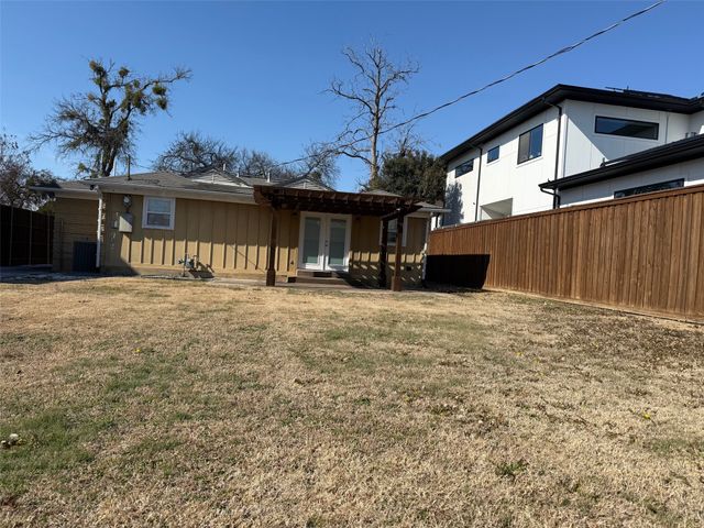 9942 Mixon Drive, Dallas, TX 75220