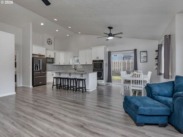 19108 WELLESLEY Ave, Sandy, OR 97055