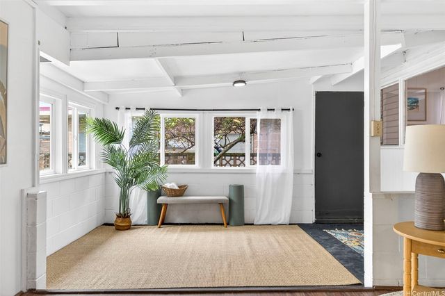 2349 Akalakala Street, Pearl City, HI 96782