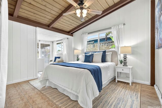 2349 Akalakala Street, Pearl City, HI 96782