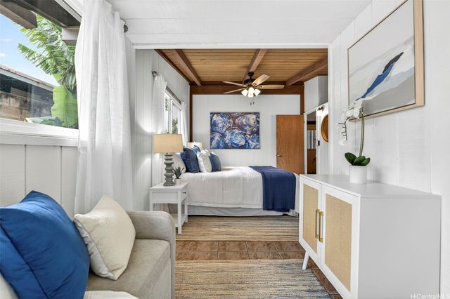 2349 Akalakala Street, Pearl City, HI 96782