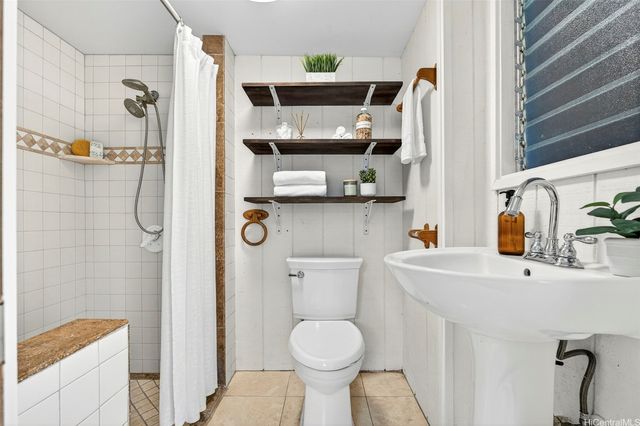 2349 Akalakala Street, Pearl City, HI 96782