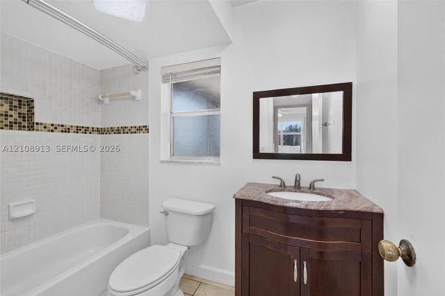 9900 Sunrise Lakes Blvd 308, Sunrise, FL 33322