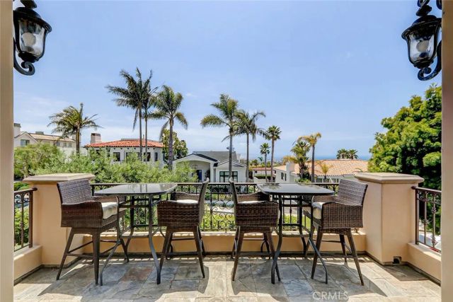 853 6th, Manhattan Beach, CA 90266