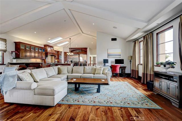 853 6th, Manhattan Beach, CA 90266