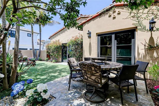 853 6th, Manhattan Beach, CA 90266