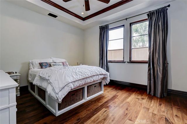 853 6th, Manhattan Beach, CA 90266