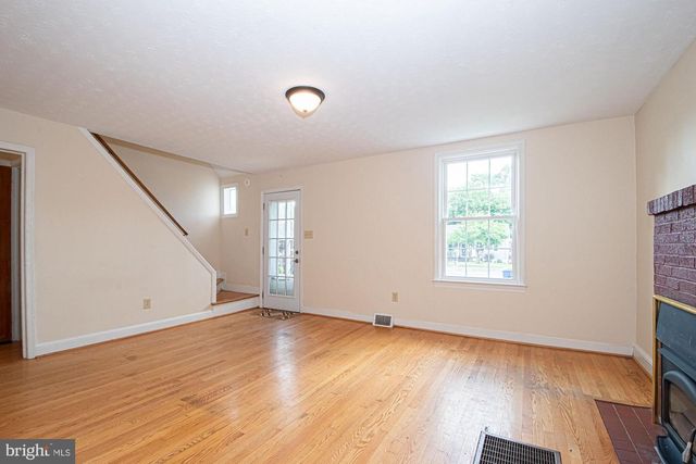 511 HAPPY CREEK RD, Front Royal, VA 22630