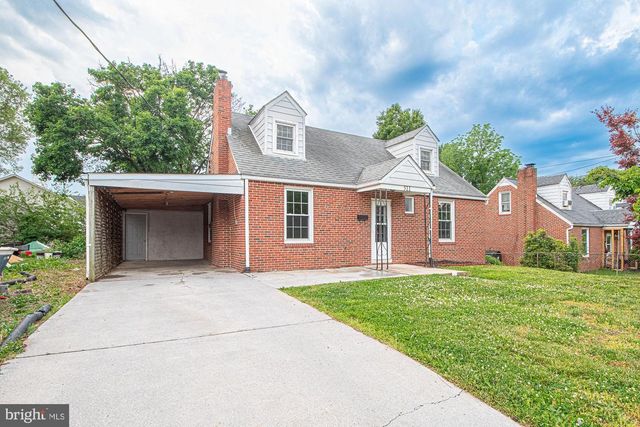 511 HAPPY CREEK RD, Front Royal, VA 22630