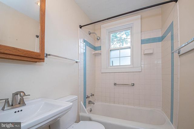 511 HAPPY CREEK RD, Front Royal, VA 22630