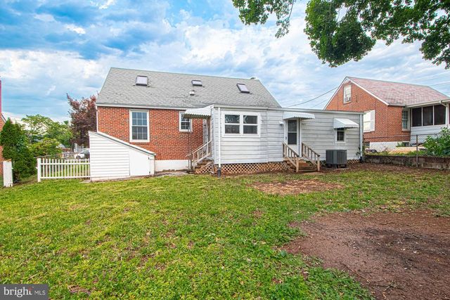 511 HAPPY CREEK RD, Front Royal, VA 22630