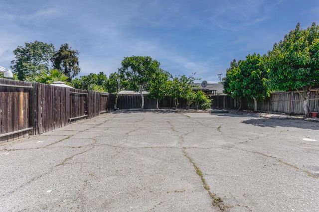 1084 S 2nd Street, San Jose, CA 95112