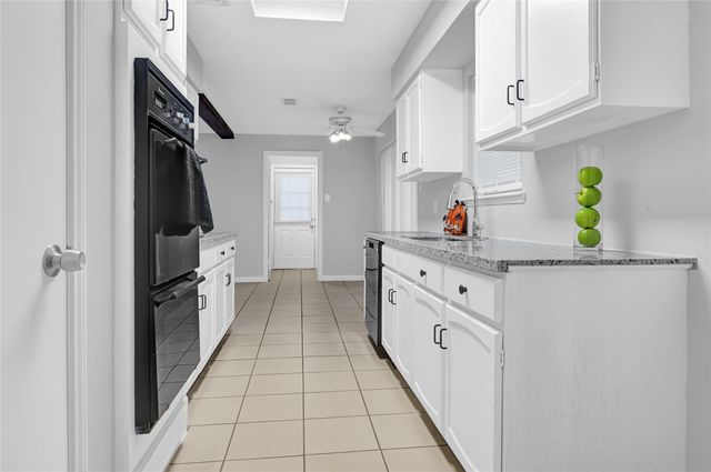 11727 Scottsdale Drive, Meadows Place, TX 77477