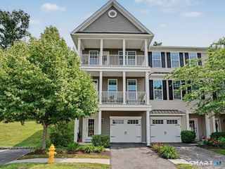 64 Warrington Round 64, Danbury, CT 06810