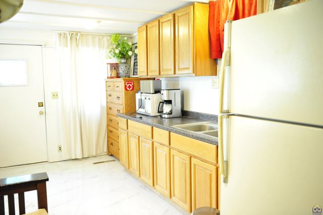 1314 Exchange Ct, Emporia, KS 66801