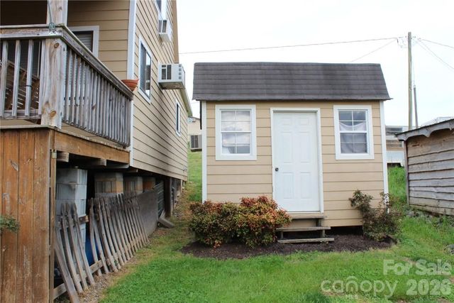 105 Filly Trail, Love Valley, NC 28625