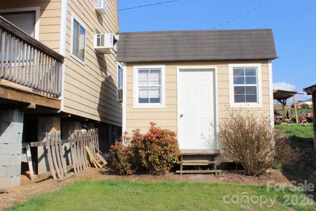 105 Filly Trail, Love Valley, NC 28625