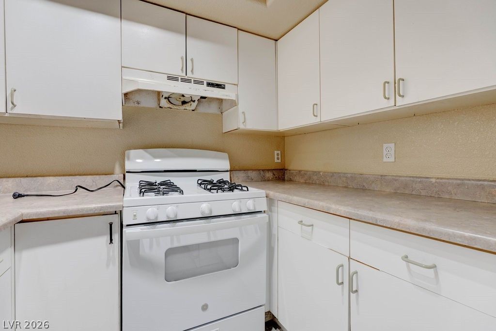 Image 9 of property listing at 5000 Red Rock Street 218, Las Vegas, NV 89118