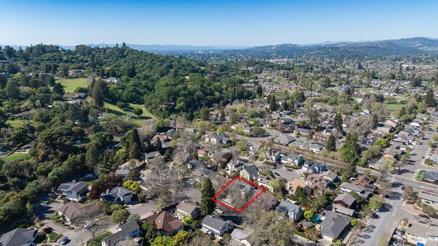 2183 Warwick Dr, Santa Rosa, CA 95405
