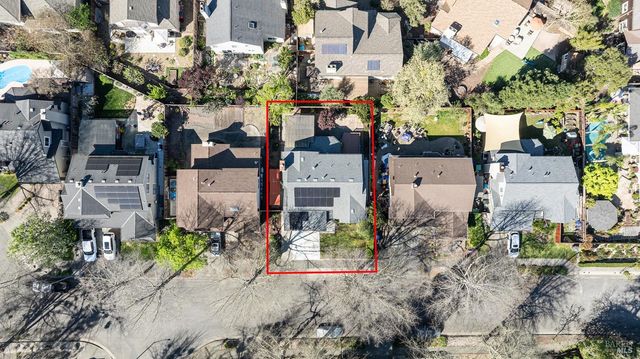 2183 Warwick Dr, Santa Rosa, CA 95405