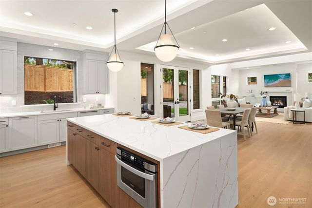 326 157th Avenue NE, Bellevue, WA 98008