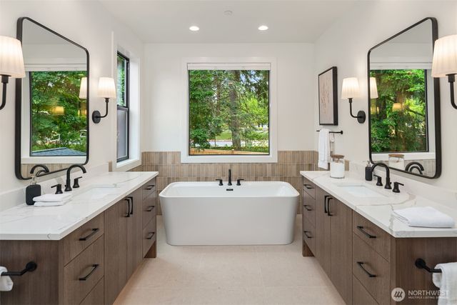 326 157th Avenue NE, Bellevue, WA 98008