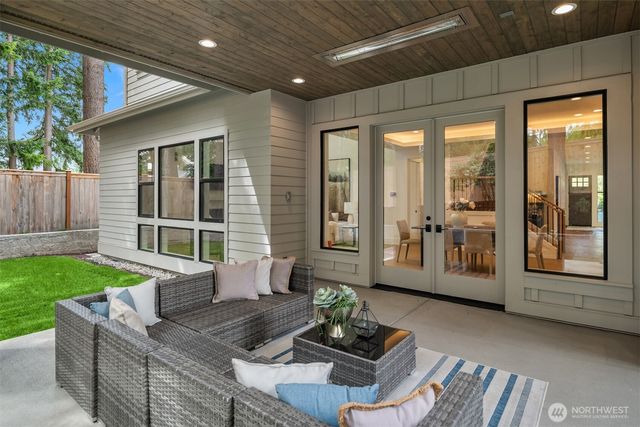 326 157th Avenue NE, Bellevue, WA 98008