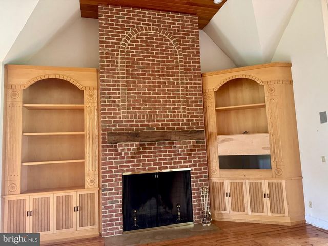 712 KIMBERLY DR, Moorestown, NJ 08057