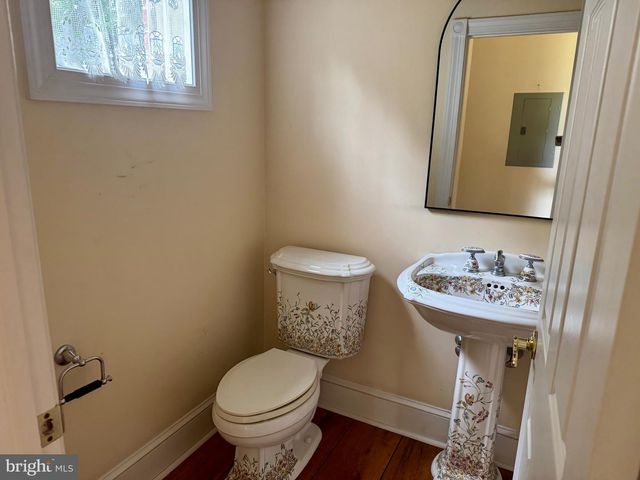 712 KIMBERLY DR, Moorestown, NJ 08057