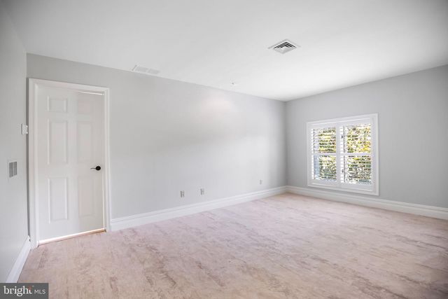 712 KIMBERLY DR, Moorestown, NJ 08057