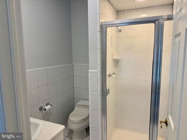 712 KIMBERLY DR, Moorestown, NJ 08057