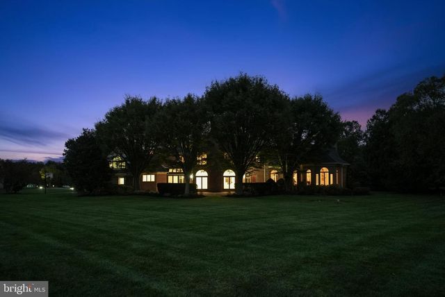 712 KIMBERLY DR, Moorestown, NJ 08057