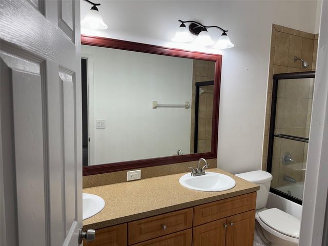 7202 N GLEN AVENUE, Tampa, FL 33614
