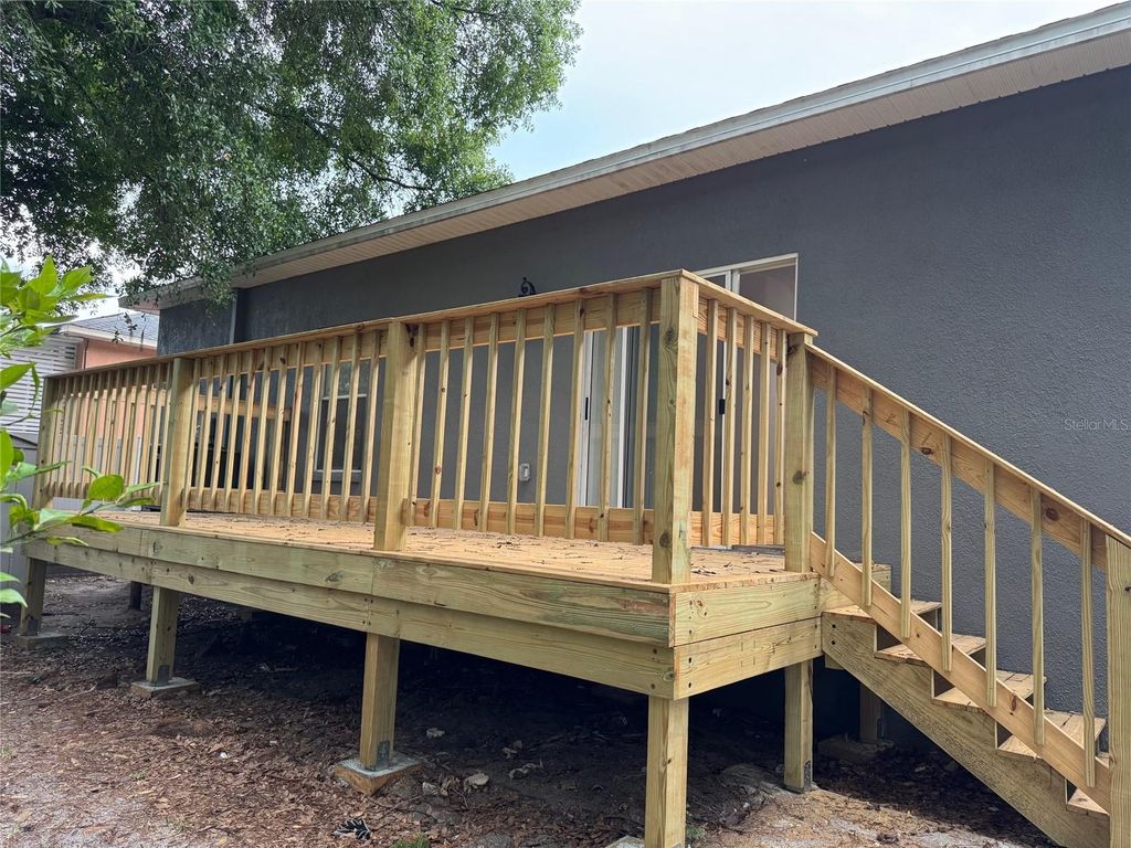 Image 20 of property listing at 7202 N GLEN AVENUE, Tampa, FL 33614